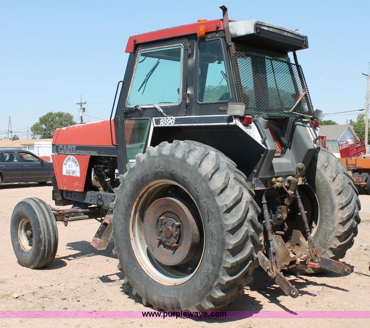 image for item L9915 1987 Case IH Harvester 1896 tractor