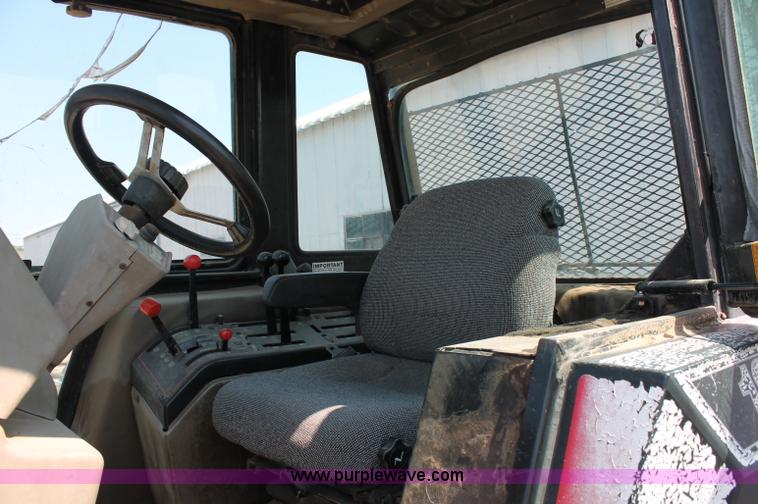 image for item L9915 1987 Case IH Harvester 1896 tractor