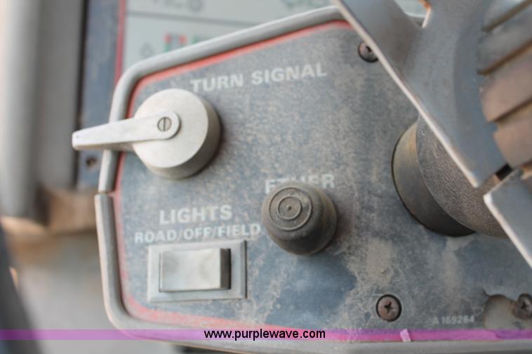 image for item L9915 1987 Case IH Harvester 1896 tractor