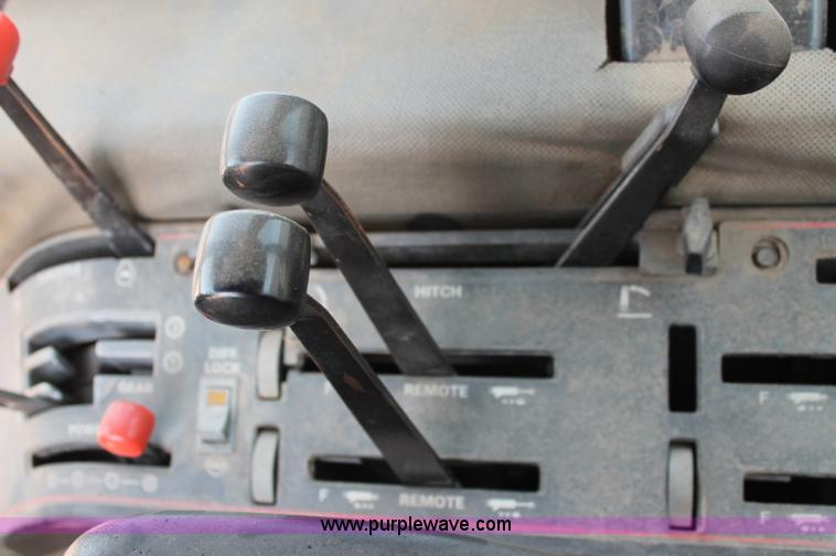 image for item L9915 1987 Case IH Harvester 1896 tractor