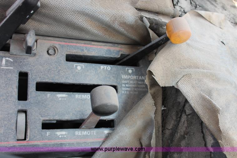 image for item L9915 1987 Case IH Harvester 1896 tractor