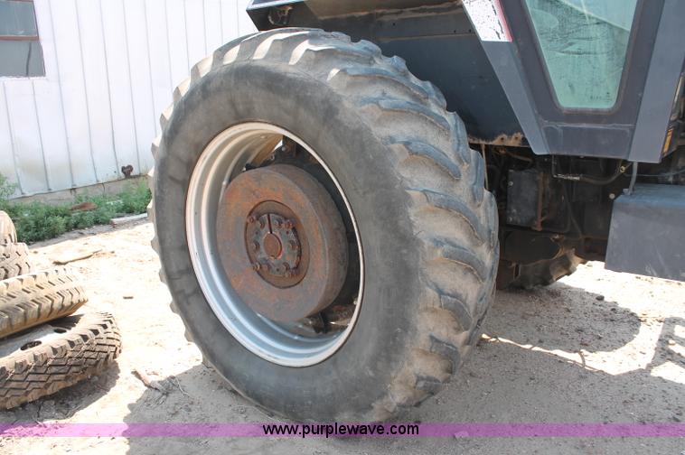 image for item L9915 1987 Case IH Harvester 1896 tractor