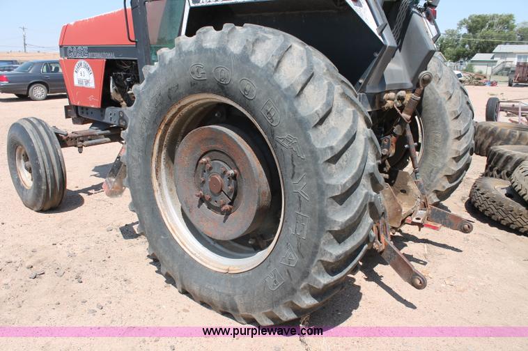 image for item L9915 1987 Case IH Harvester 1896 tractor