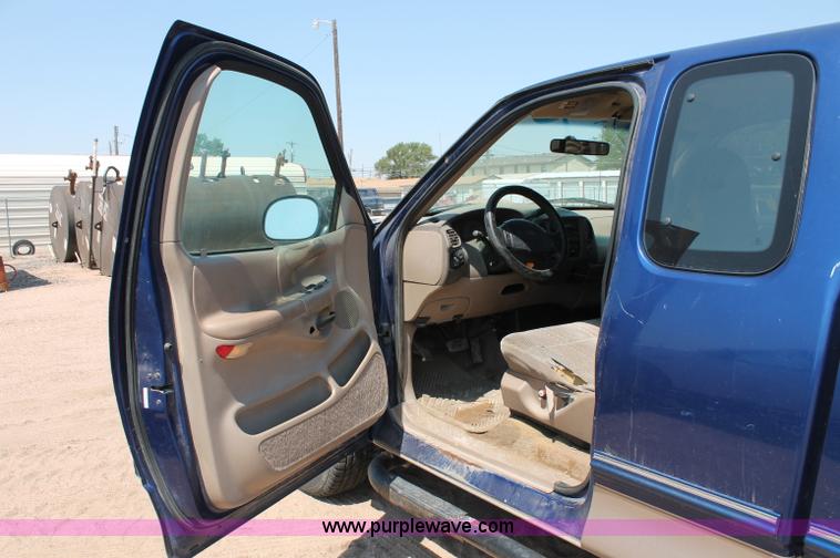 image for item L9916 1997 Ford F150 XLT SuperCab pickup truck