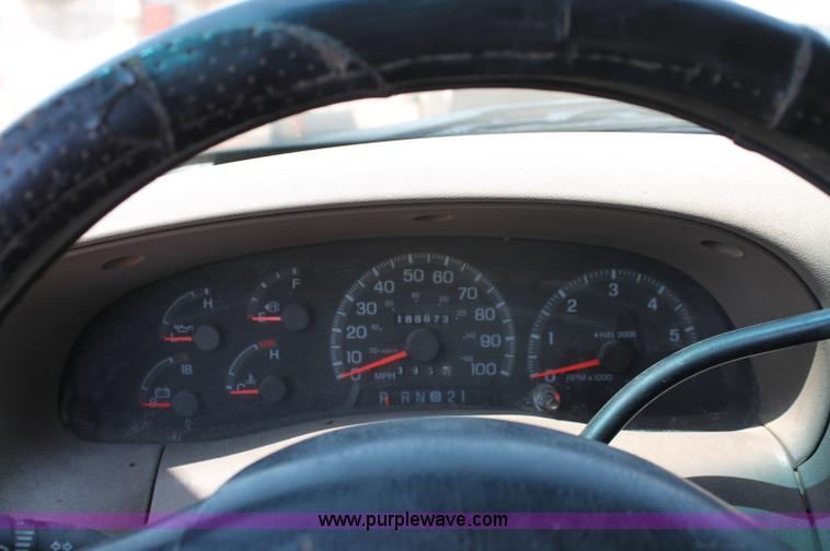 image for item L9916 1997 Ford F150 XLT SuperCab pickup truck