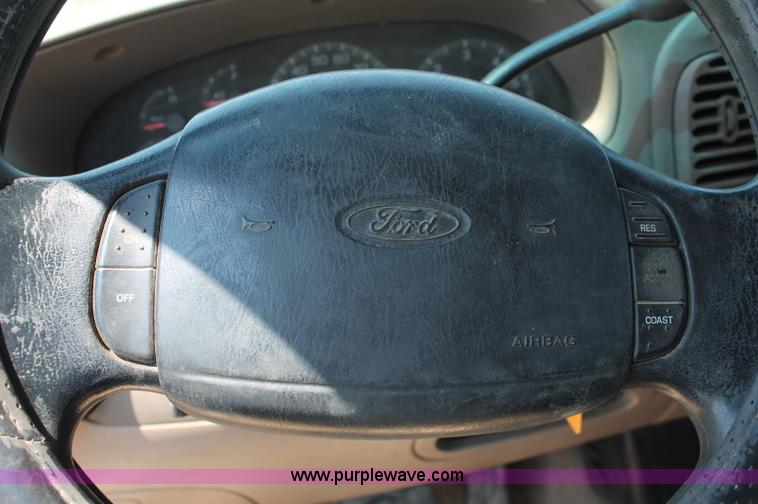 image for item L9916 1997 Ford F150 XLT SuperCab pickup truck