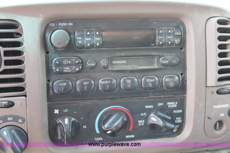 image for item L9916 1997 Ford F150 XLT SuperCab pickup truck