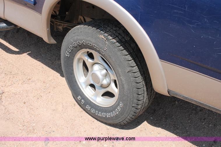 image for item L9916 1997 Ford F150 XLT SuperCab pickup truck