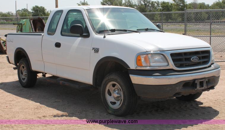 image for item L9917 2000 Ford F150 XL SuperCab pickup truck