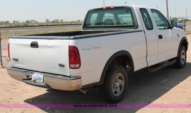 image for item L9917 2000 Ford F150 XL SuperCab pickup truck
