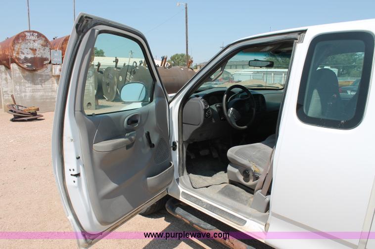 image for item L9917 2000 Ford F150 XL SuperCab pickup truck