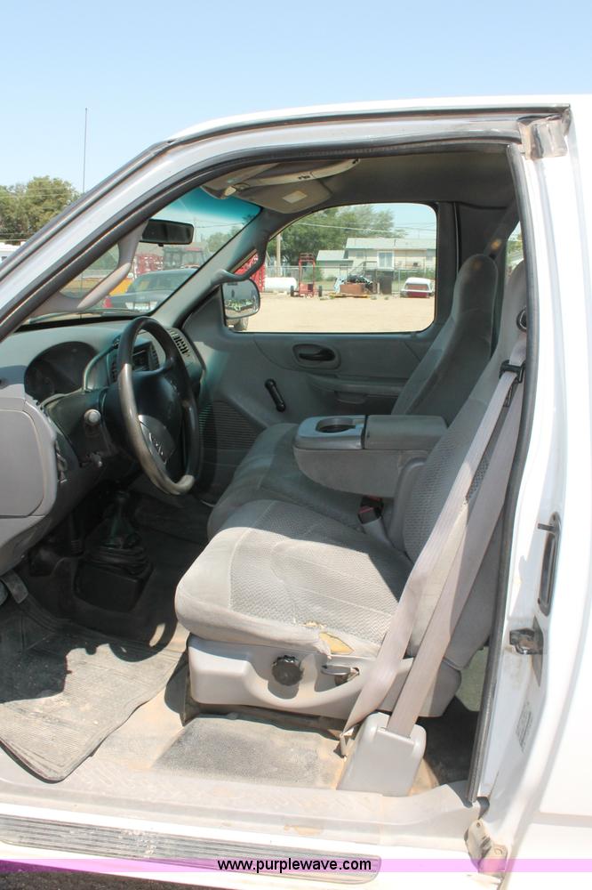 image for item L9917 2000 Ford F150 XL SuperCab pickup truck