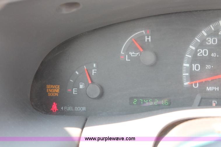 image for item L9917 2000 Ford F150 XL SuperCab pickup truck