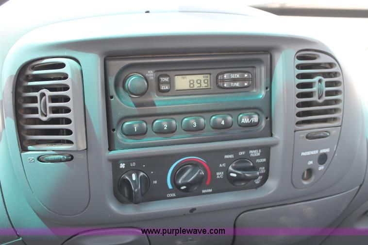 image for item L9917 2000 Ford F150 XL SuperCab pickup truck