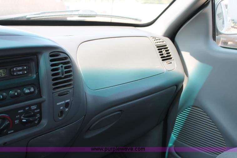 image for item L9917 2000 Ford F150 XL SuperCab pickup truck