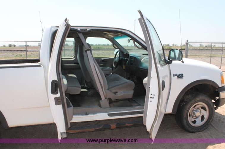 image for item L9917 2000 Ford F150 XL SuperCab pickup truck