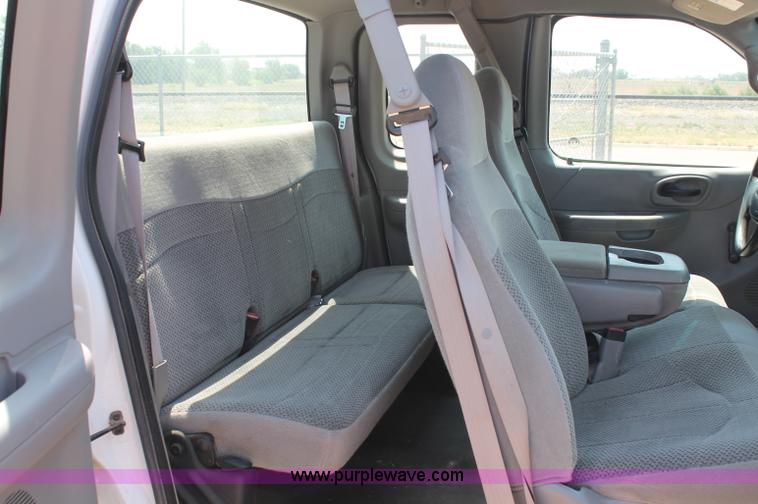 image for item L9917 2000 Ford F150 XL SuperCab pickup truck