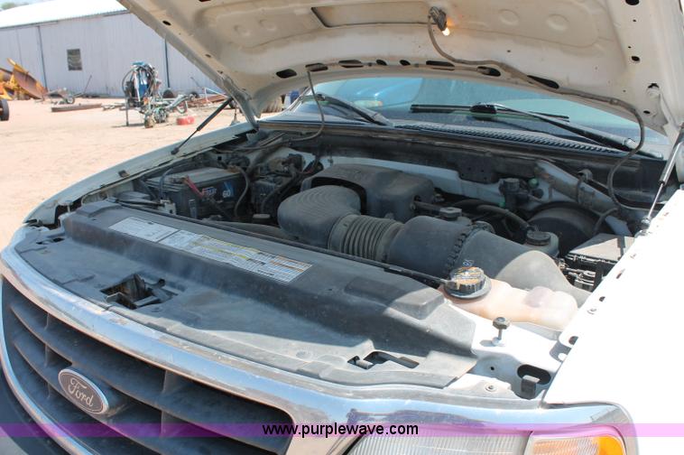 image for item L9917 2000 Ford F150 XL SuperCab pickup truck