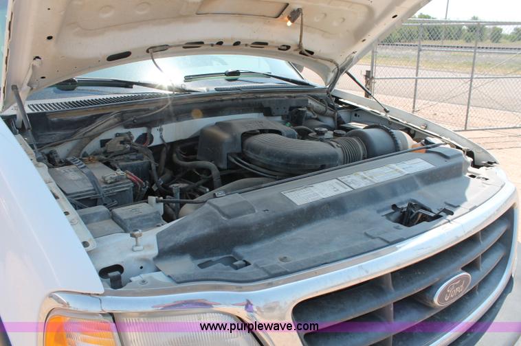 image for item L9917 2000 Ford F150 XL SuperCab pickup truck