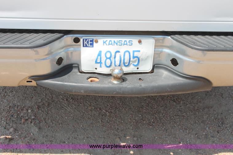 image for item L9917 2000 Ford F150 XL SuperCab pickup truck