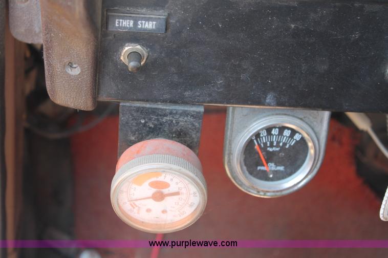 image for item L9918 1981 International S1700 dump truck