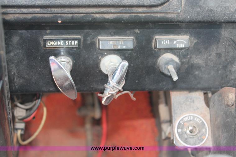 image for item L9918 1981 International S1700 dump truck