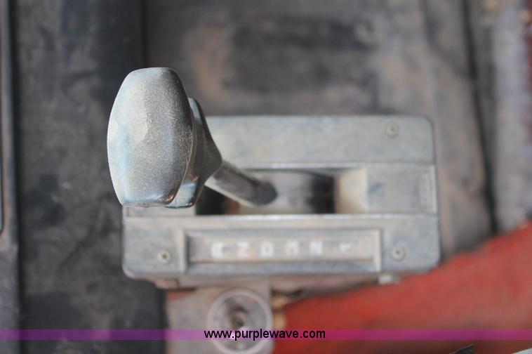 image for item L9918 1981 International S1700 dump truck