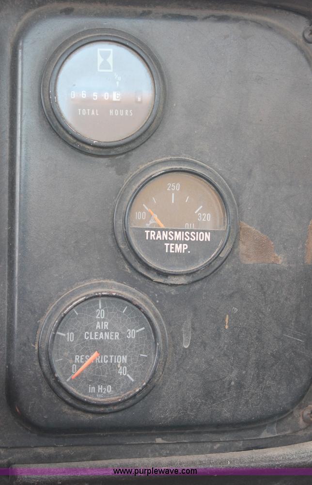 image for item L9918 1981 International S1700 dump truck