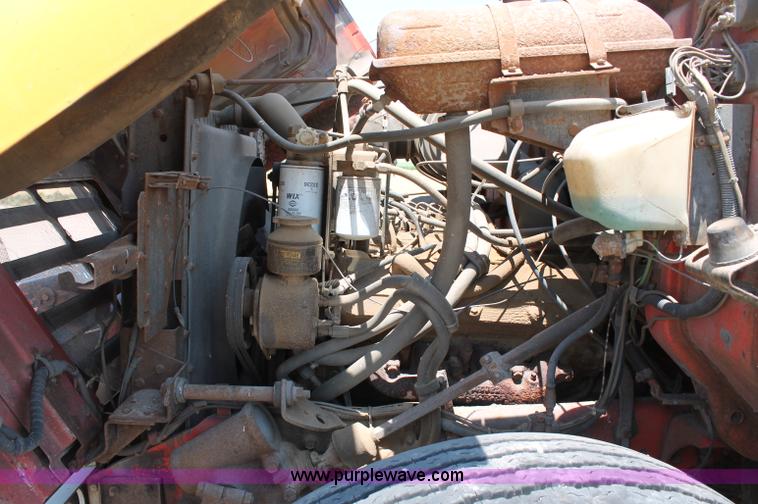 image for item L9918 1981 International S1700 dump truck