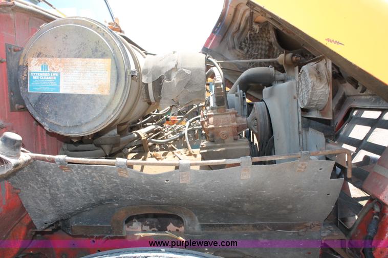 image for item L9918 1981 International S1700 dump truck