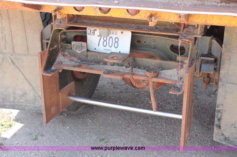 image for item L9918 1981 International S1700 dump truck