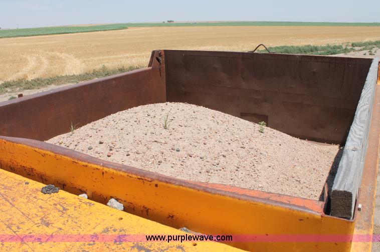 image for item L9918 1981 International S1700 dump truck