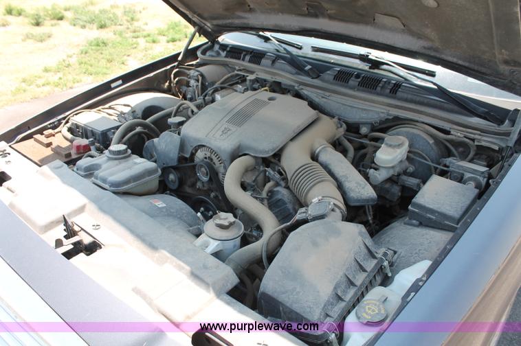 image for item L9919 2004 Ford Crown Victoria