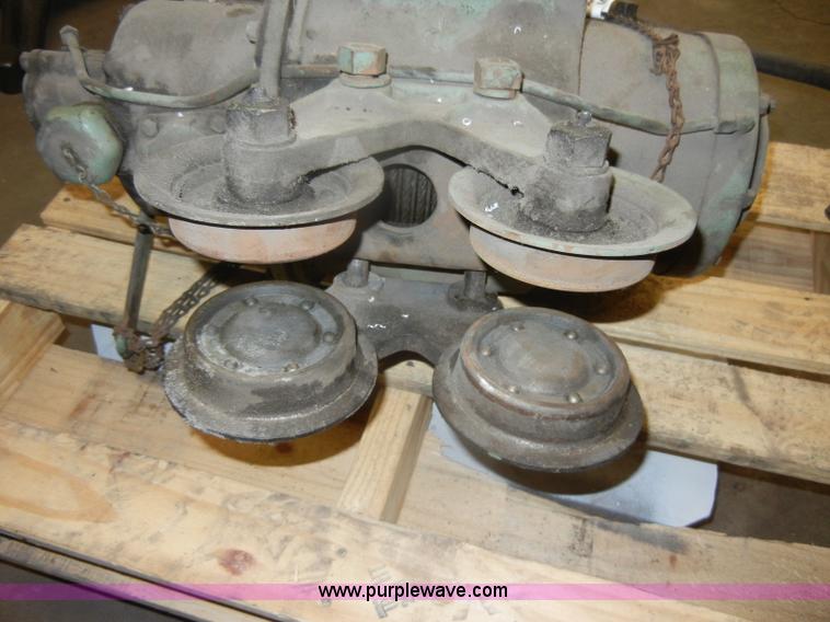 image for item M9616 500 lb pneumatic winch