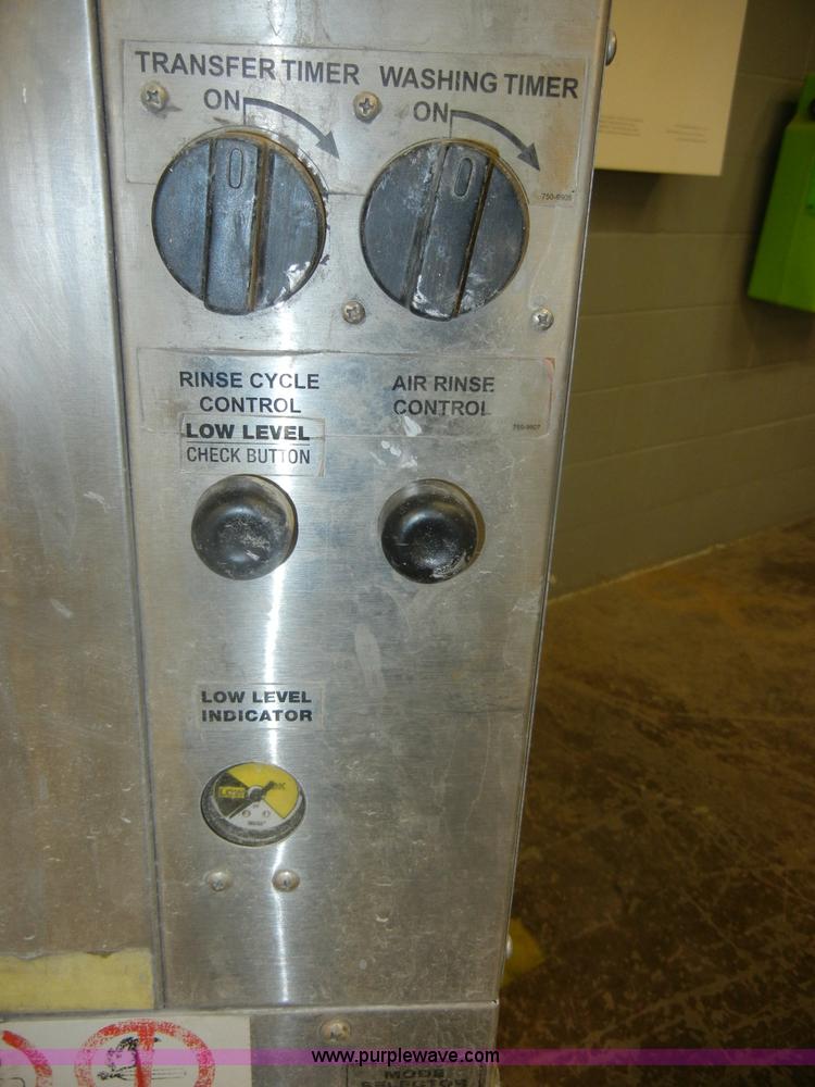 image for item M9635 2003 Uni-ram solvent recycler and gun washer