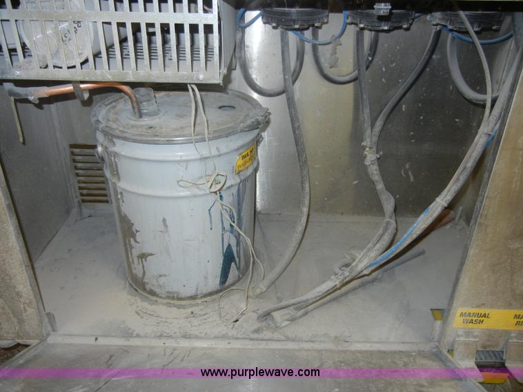 image for item M9635 2003 Uni-ram solvent recycler and gun washer