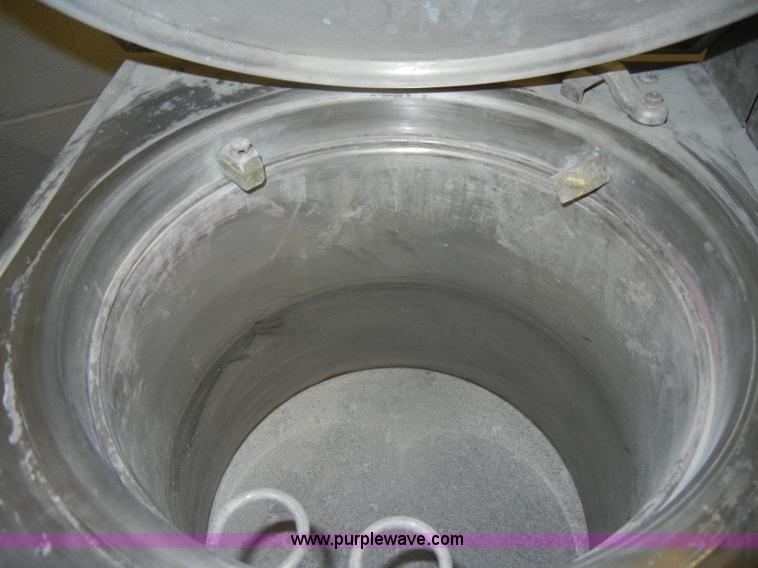 image for item M9635 2003 Uni-ram solvent recycler and gun washer