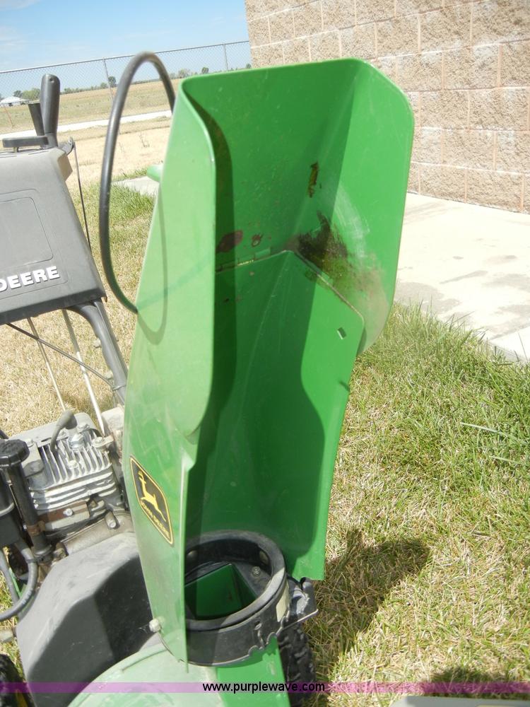 image for item M9684 John Deere TRS 24 snow blower