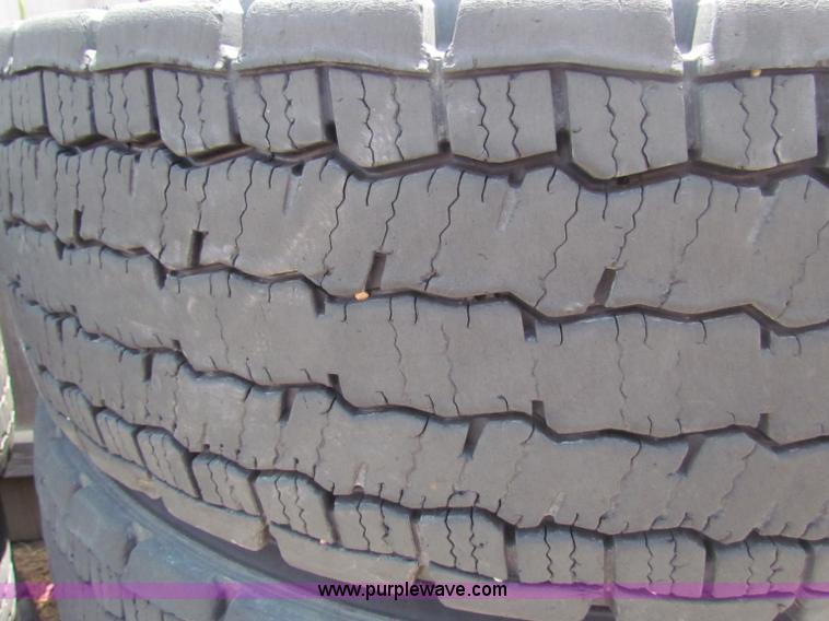 image for item N9088 (4) Michelin 11R22.5 tires