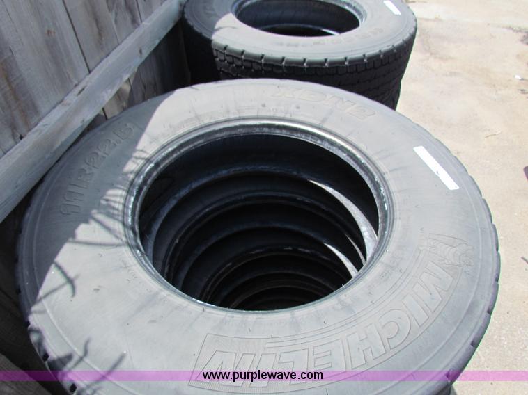 image for item N9089 (4) Michelin 11R22.5 tires