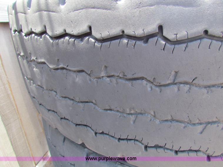 image for item N9089 (4) Michelin 11R22.5 tires