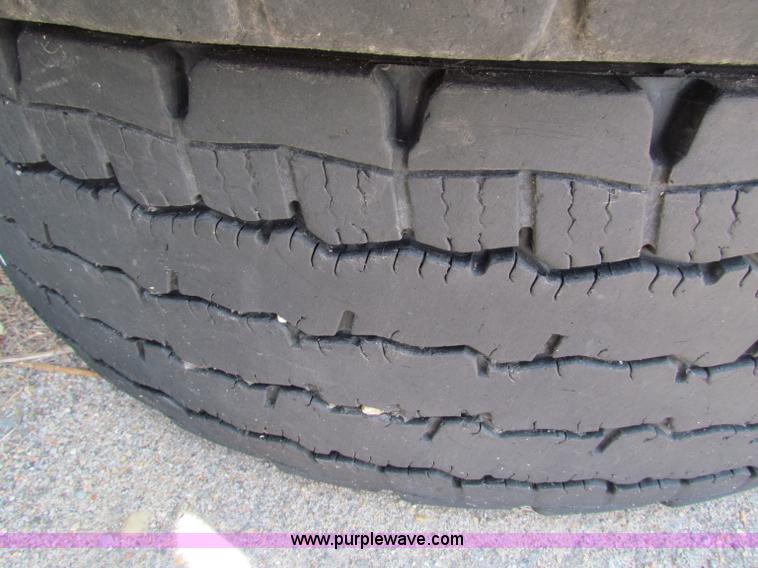 image for item N9089 (4) Michelin 11R22.5 tires