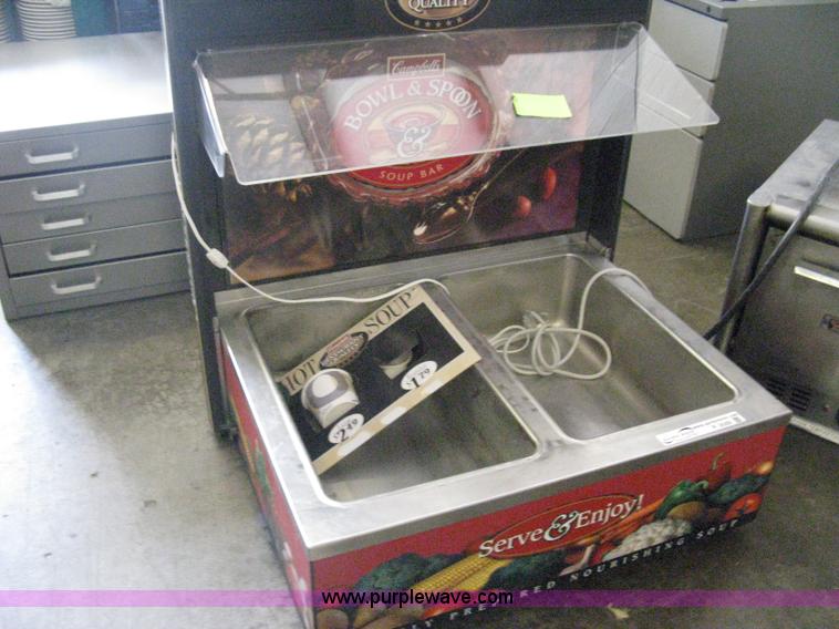 image for item R9588 Assorted restaurant equipment