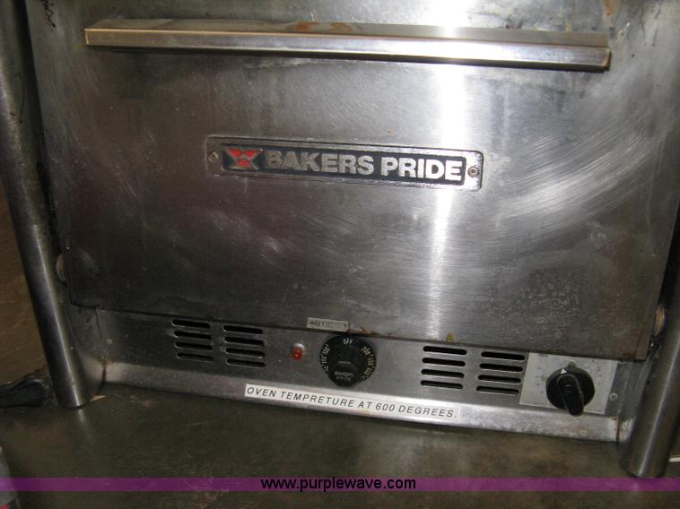 image for item R9588 Assorted restaurant equipment