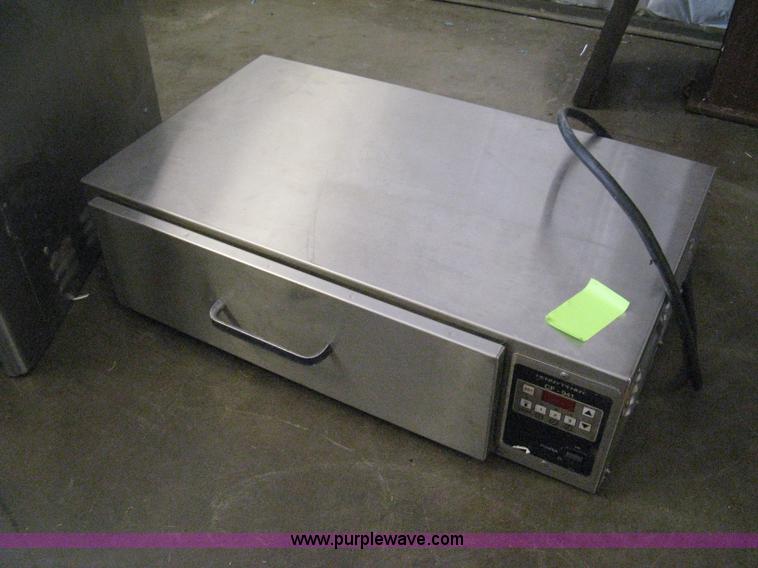 image for item R9588 Assorted restaurant equipment