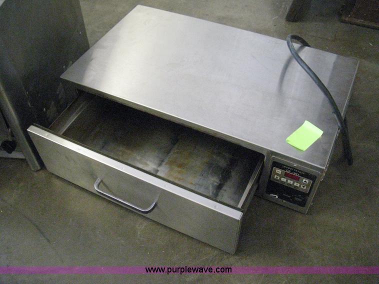 image for item R9588 Assorted restaurant equipment