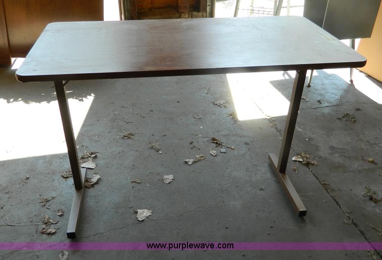 (5) folding sewing tables in Claflin, KS | Item T9266 sold | Purple Wave