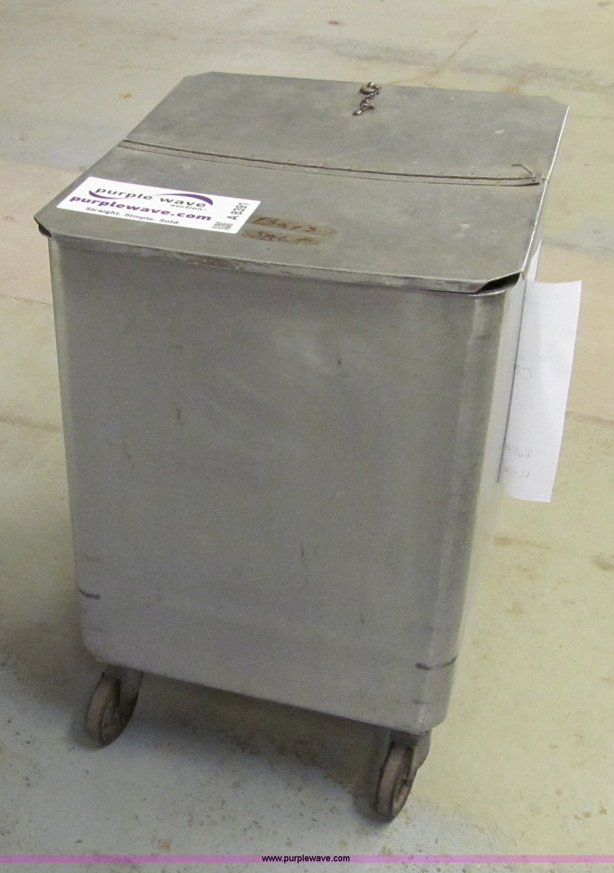 (8) stainless steel rolling flour bins in Des Moines, IA Item A8391