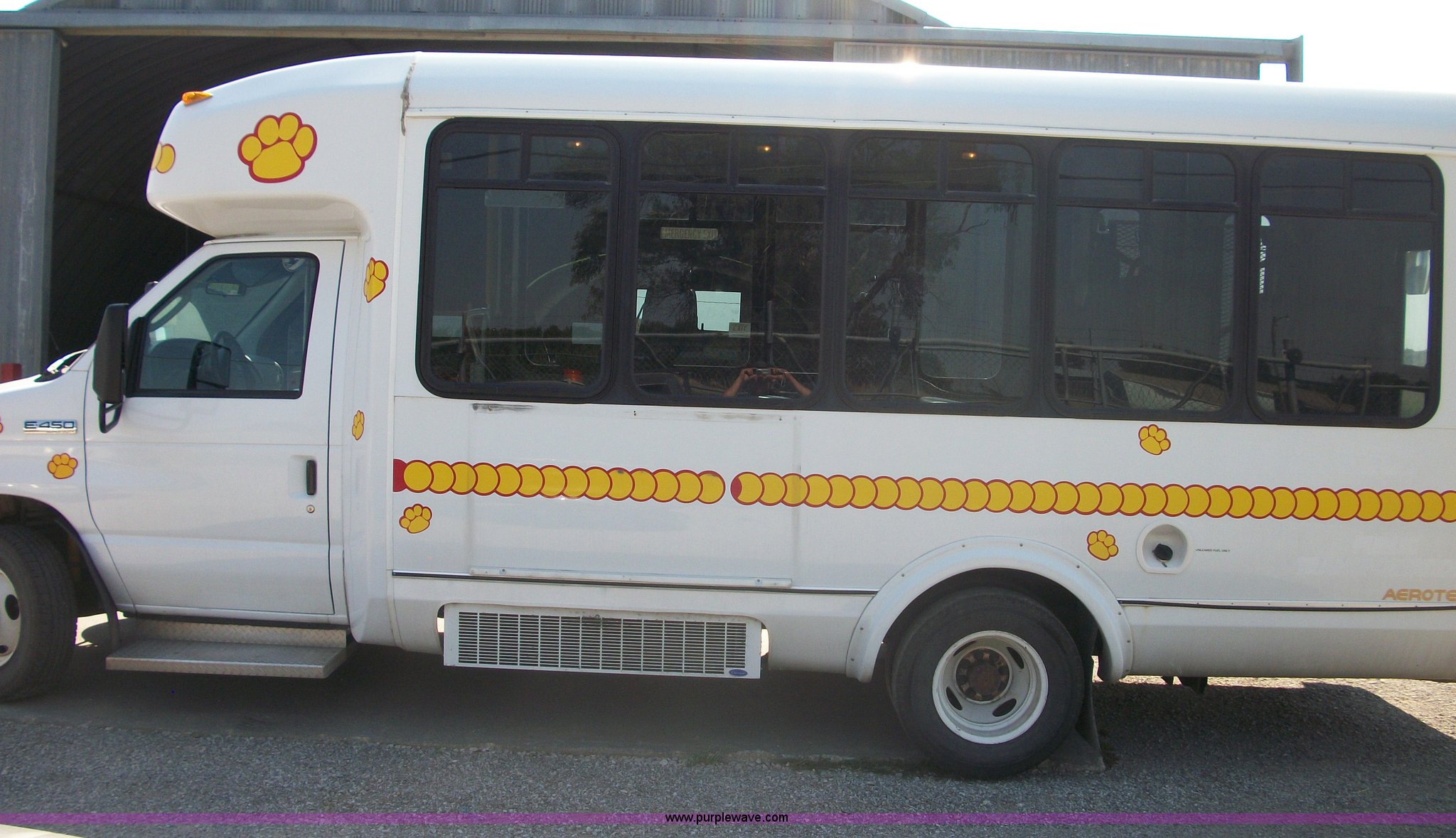 2007 Ford E450 Super Duty transit bus in Emporia, KS Item B1428 sold