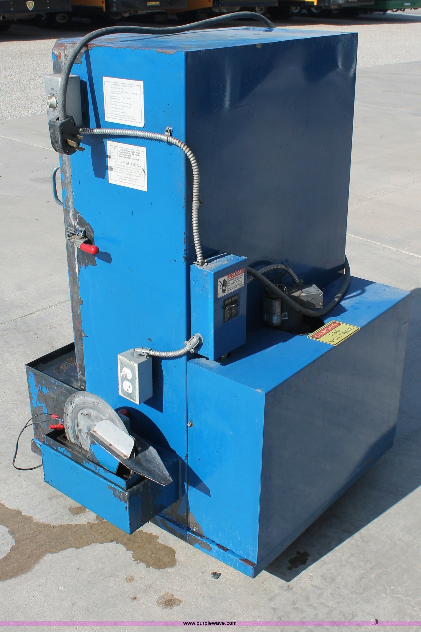 Direct Equipment Company parts washer in Chapman, KS Item C2716 sold Purple Wave